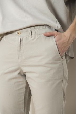 Pantalon 96% coton 4% élasthanne