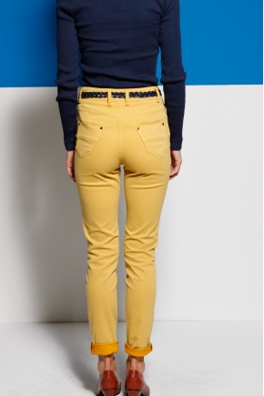 Pantalon slim  5 poches en "satin strech" 66% Coton 31% polyamide 3% Elasthanne