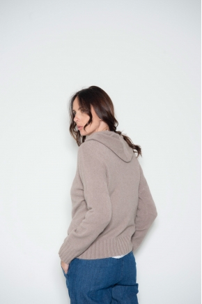 Sweater 50% viscose 27% polyester 23% polyamide