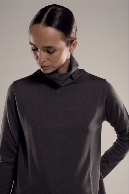 100% extra fine merino wool sweater