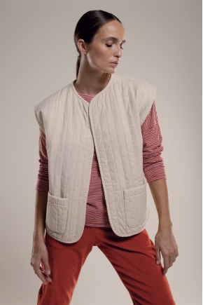 Gilet ouatiné "nylon" matelassé 50% polyamide 33% coton 17% laine