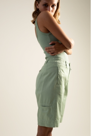 Bermuda en Fine gabardine used 100% Coton