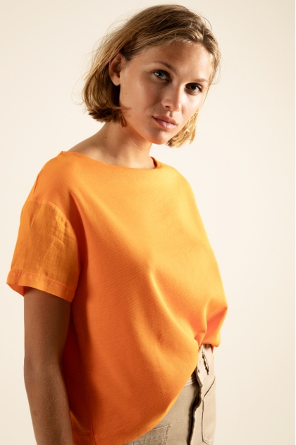 Fine rib knit t-shirt 100% cotton