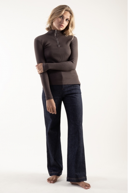 100% cotton zipped funnel neck T-shirt