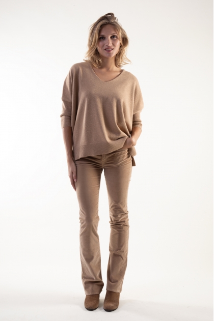 V-neck sweater 36% polyamide, 26% wool, 26% viscose, 7% metal, 5% cashmere