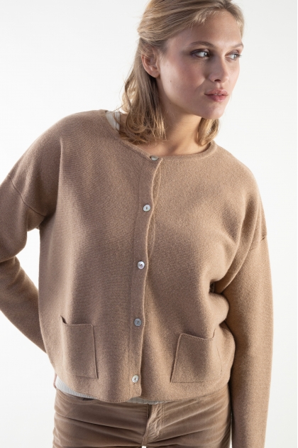 Vest 36% polyamide, 26% wool, 26% viscose, 7% metal, 5% cashmere