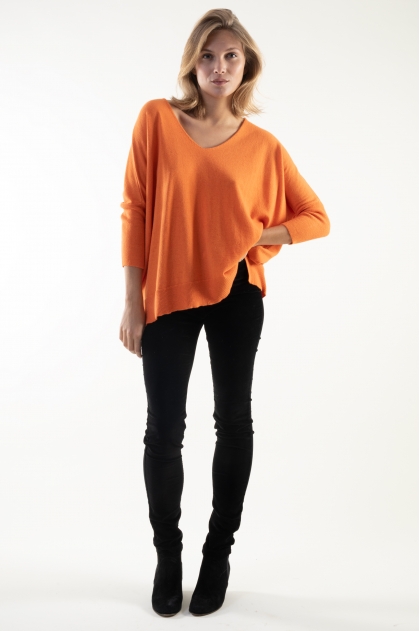 Pull 35% Polyamide 30 % Laine fine mérinos 30% Viscose 5% Cachemire 