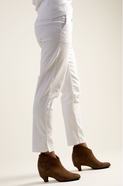 Pantalon court 66% Coton 31% Polyamide 3% Elasthanne