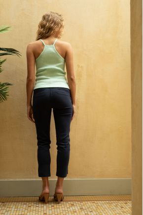 Pantalon court 66% Coton 31% Polyamide 3% Elasthanne