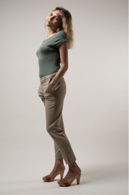 Short pants 66% Cotton 31% Polyamide 3% Elastane