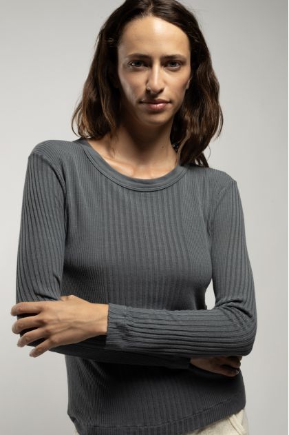 Long-sleeved T-shirt in ribbed Richelieu knit 85% viscose, 15% silk