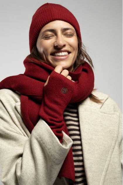 70% wool, 30% cashmere beanie