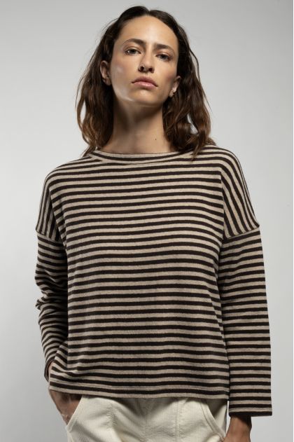 Sweatshirt 70% cotton, 20% acrylic, 3% polyester, 3% polyamide, 2% viscose, 2% elastane