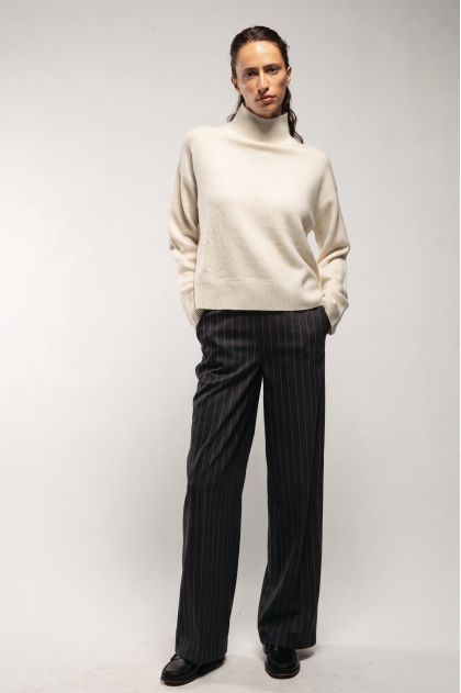 Trousers 53% polyester 45% wool 2% lyocell