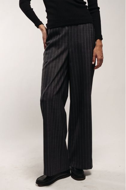Trousers 53% polyester 45% wool 2% lyocell
