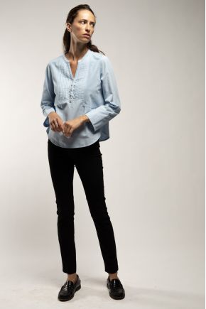 Slim 5-pocket pants in “strech satin” 66% Cotton 31% polyamide 3% Elastane