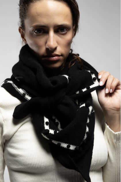Pointed scarf, 70% wool, 30% cashmere