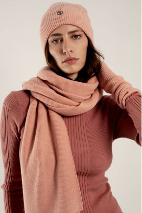 70% wool, 30% cashmere beanie