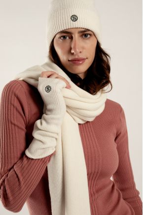 70% wool, 30% cashmere beanie