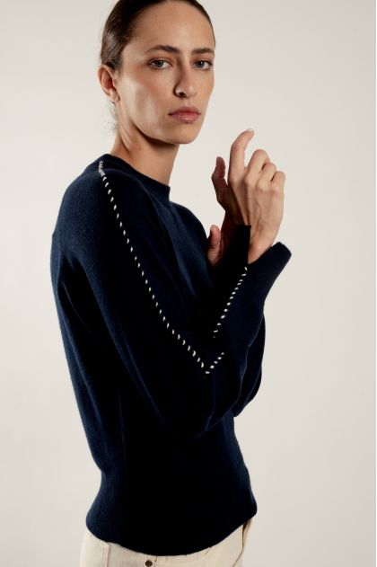 Sweater 30% wool, 35% viscose, 25% polyamide, 10% cashmere